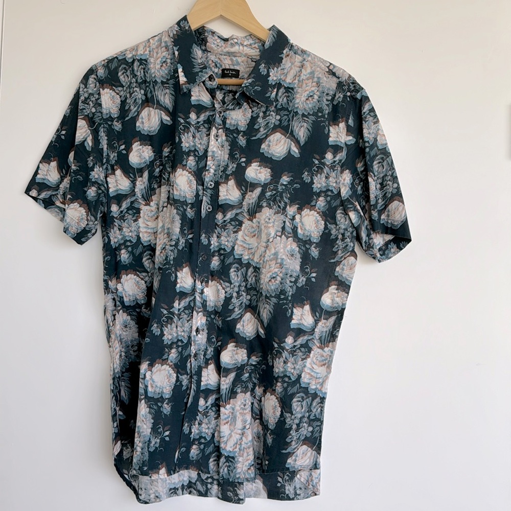 PAUL SMITH SHORT SLEEVE SHIRT IN SIZE XL IN VERY GOOD CONDITION